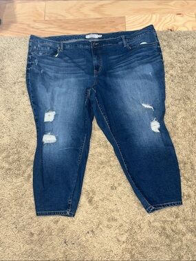EUC Torrid 30R distressed jeans